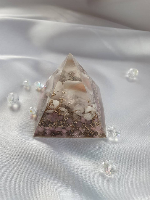 Orgonitová pyramída LÁSKA A HARMÓNIA