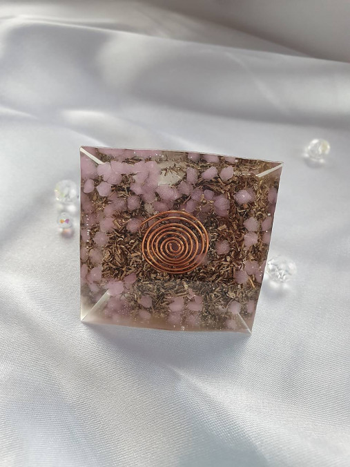 Orgonitová pyramída LÁSKA A HARMÓNIA