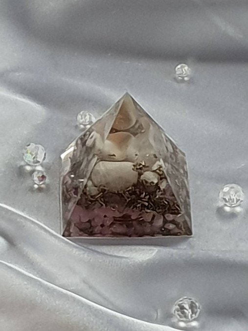 Orgonitová pyramída LÁSKA A HARMÓNIA