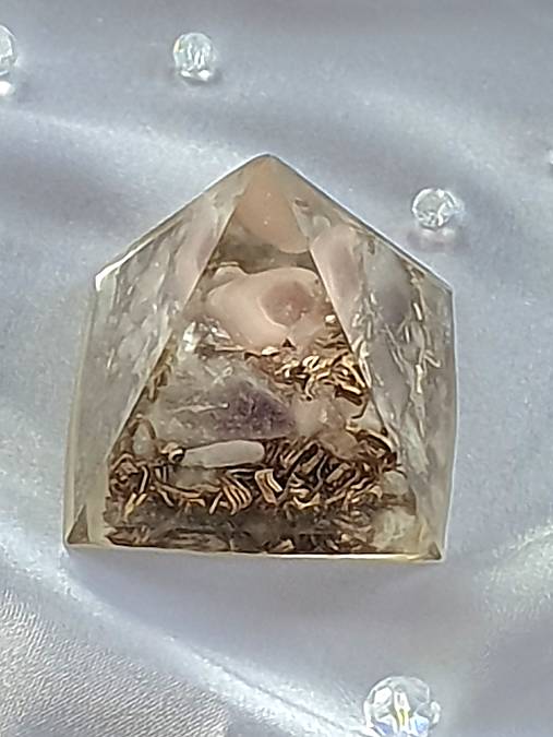 Orgonitová pyramída LÁSKA A HARMÓNIA