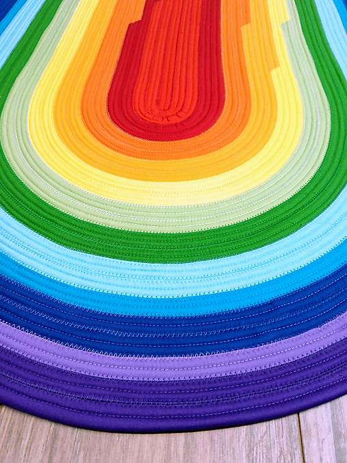 Dúhový koberec