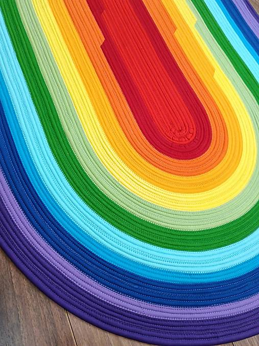 Dúhový koberec