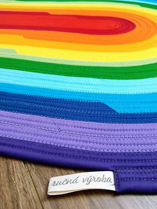 Dúhový koberec