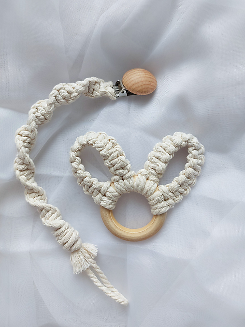 Hračky - Makramé hryzátko + držiak na cumlík krémový set - 17937588_