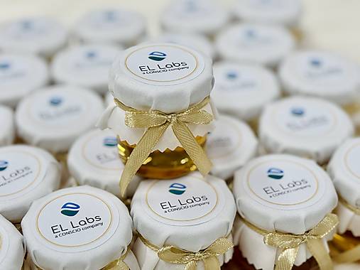 Darčeky pre svadobčanov - Firemné darčeky zamestnancom - 17939420_