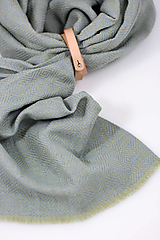 Pánske doplnky - Exkluzívny pánsky šál z ľanu a bavlny – šedozelený s diamantovým vzorom - 17938696_