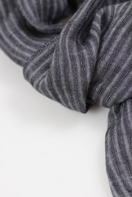 Pánska ľanová šatka – čiernošedá s jemným prúžkom, vianočný darček pre neho