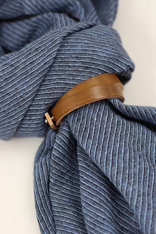 Elegantný pánsky doplnok – modročierna ľanová šatka