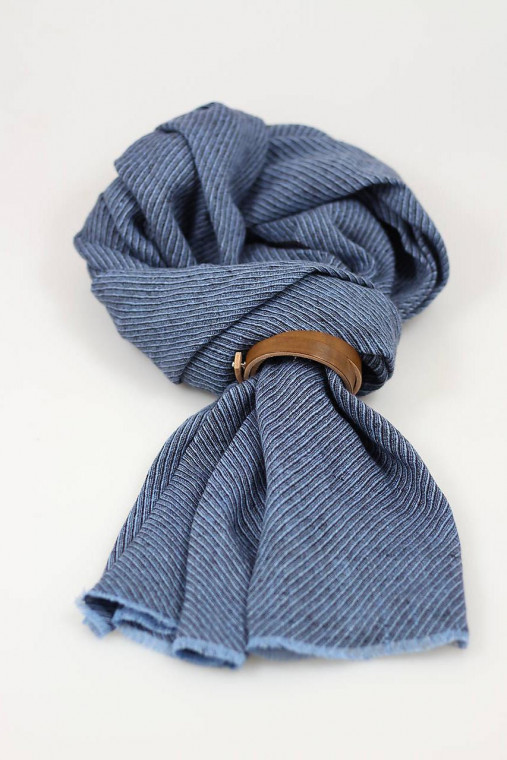 Elegantný pánsky doplnok – modročierna ľanová šatka