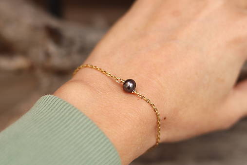 Tenký retiazkový náramok s perlou