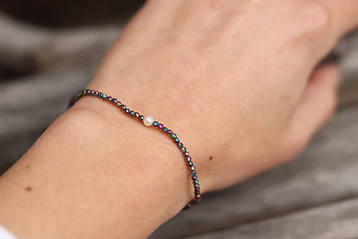 Tenký náramok zirkón lila , perla