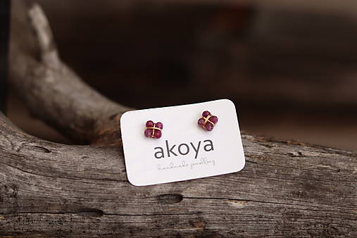 Napichovačky z minerálu rubín