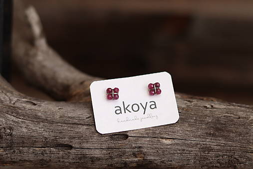 Napichovačky z minerálu rubín