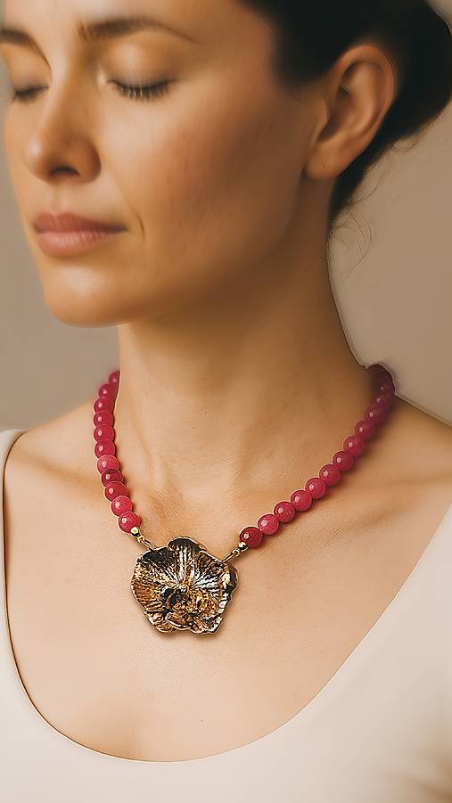 Orchidea – náhrdelník z ružového jaspisu a zlatého bronzu