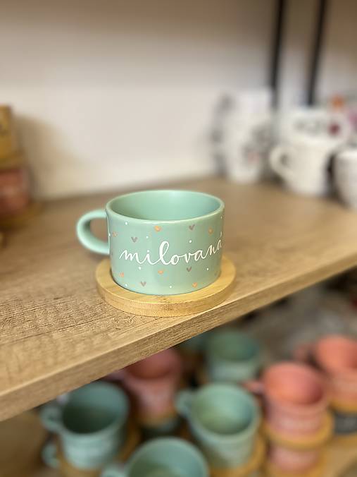 Ručne maľovaná šálka (Milovaná - mint)