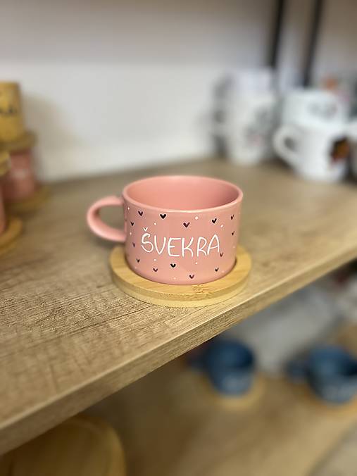 Ručne maľovaná šálka (ŠVEKRA - ružová)