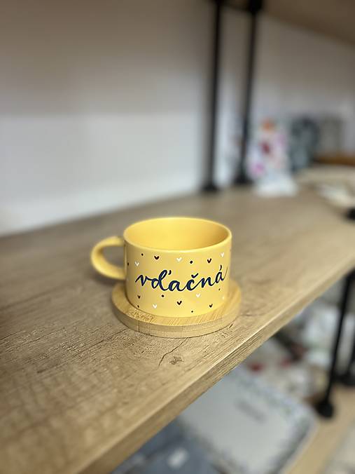 Ručne maľovaná šálka (Vďačná - žltá)