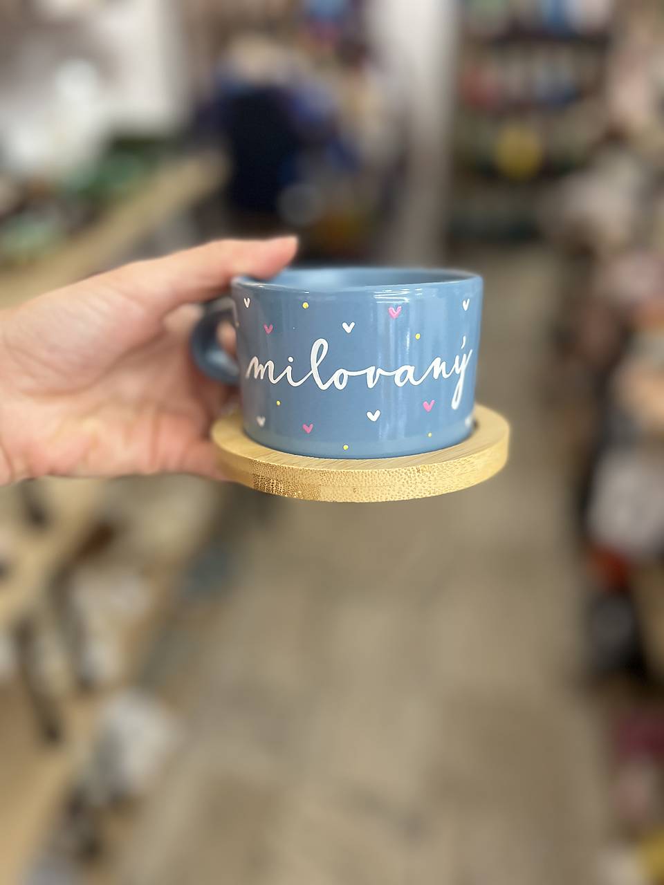 Ručne maľovaná šálka - modrá (Milovaný)