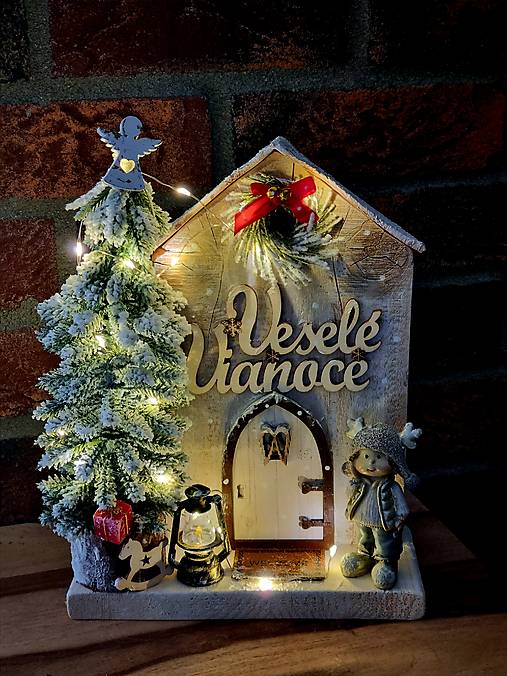 Dekorácie - Drevený domček Veselé Vianoce - 17940920_