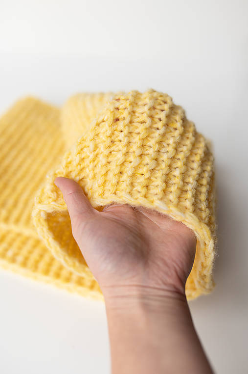 Šály a nákrčníky - Pletený nákrčník "Slnkom zaliata" - 17944459_