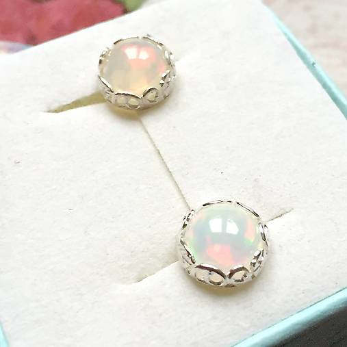 Floral Ethiopian Opal Stud Earrings AG925 / Strieborné napichovacie náušnice s etiópskymi opálmi A0024