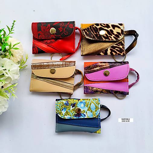 Peňaženky - Mini kožená peňaženka-Farebná kožená kľúčenka - 17945447_