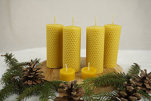 Adventná sada sviečok z včelieho vosku | Mier, Viera, Láska, Nádej | Prírodný adventný veniec (špecifické - sviečky vysoké 12 cm a široké 4,5 cm)