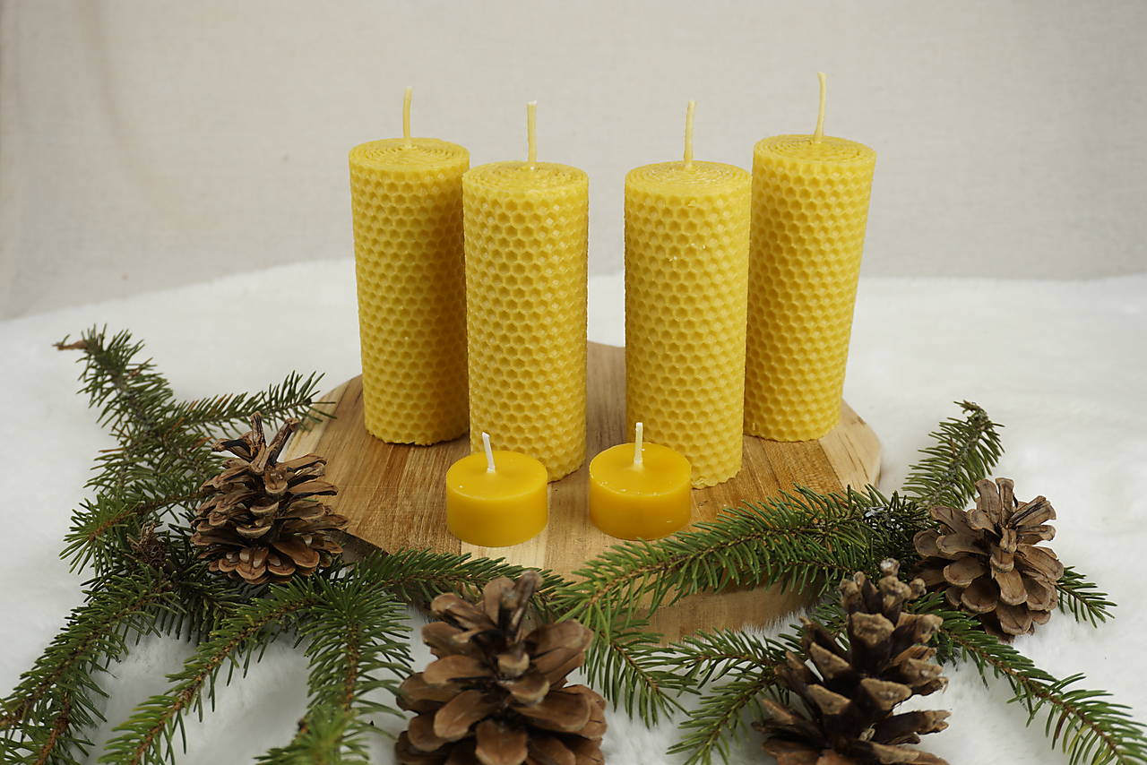 Adventná sada sviečok z včelieho vosku | Mier, Viera, Láska, Nádej | Prírodný adventný veniec (špecifické - sviečky vysoké 12 cm a široké 4,5 cm)