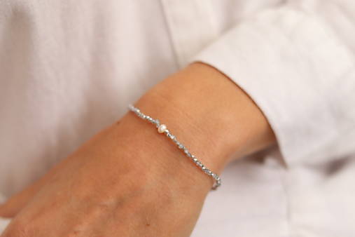 Tenký náramok krištáľ