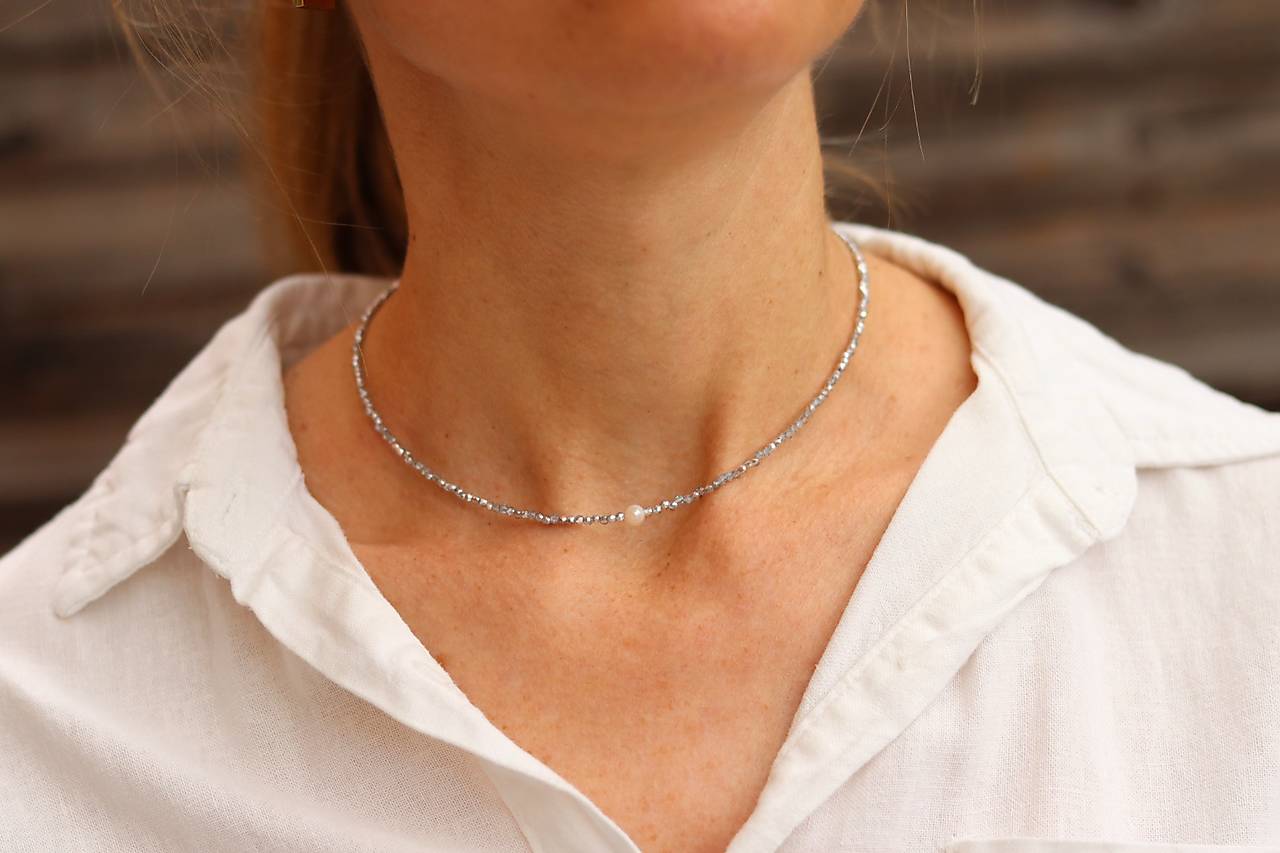 Tenký náhrdelník kristáľ, perla