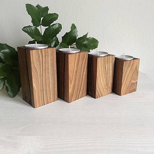 Svietidlá - Adventný svietnik z orechového dreva - 17942627_