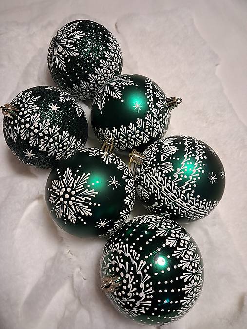 Dekorácie - Vianočné gule zdobené voskom-zelené - 17942141_