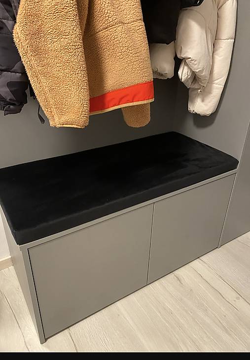 Úžitkový textil - Podsedák k vešiakovej stene- čierny zamat- Magic Velvet 2219 - 17946578_