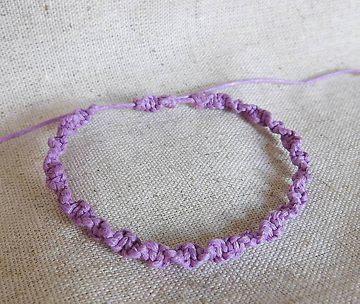 Náramky - šnúrkový točený náramok levanduľový - Výpredaj všetkého! - 17946400_