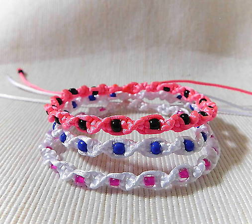 Náramky - šnúrkový náramok očká ružový neon - Výpredaj všetkého! - 17946427_