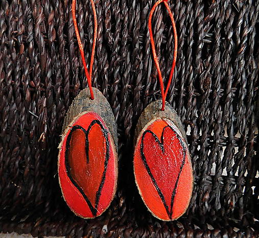 Dekorácie - drevené srdce na zavesenie 2ks - totálny výpredaj! - 17947137_