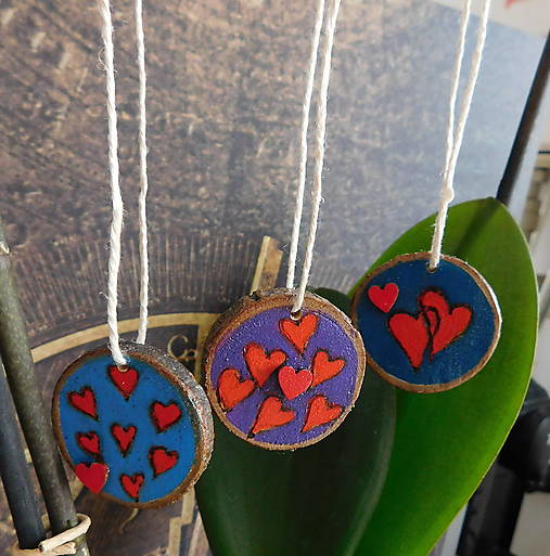 Dekorácie - drevená maľovaná sada srdiečka - totálny výpredaj! - 17947174_