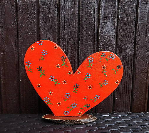 Dekorácie - drevené maľované srdce kvietky na stojane obojstranné - totálny výpredaj! - 17947551_
