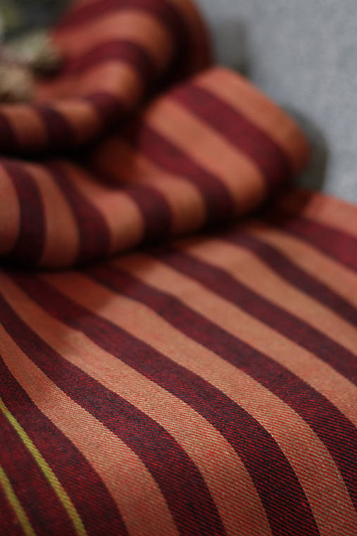 Exkluzívna dámska bordová pásikavá šatka "Burgundy"