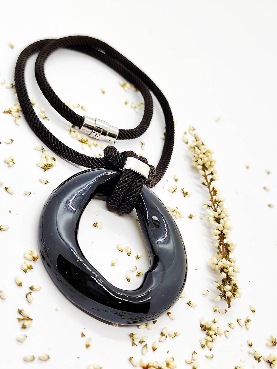 Náhrdelník z vínových fliaš "JARMILA"