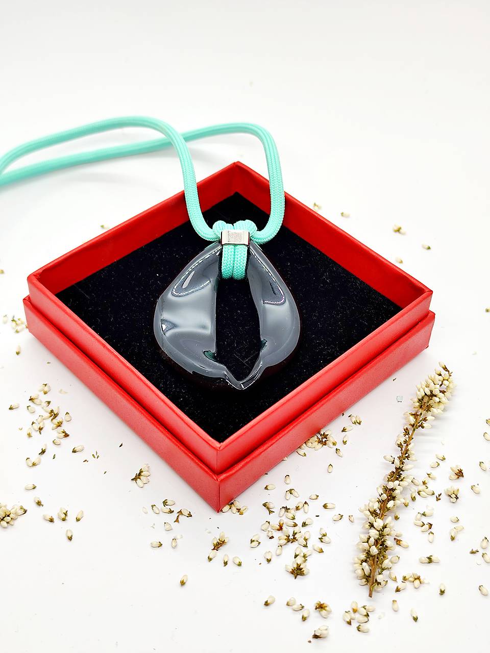 Náhrdelník z vínových fliaš "JANETTE"