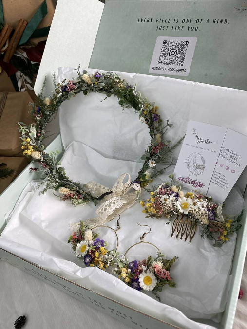 Darčekový box "prvý jarný pozdrav " - venček, hrebienok a náušnice