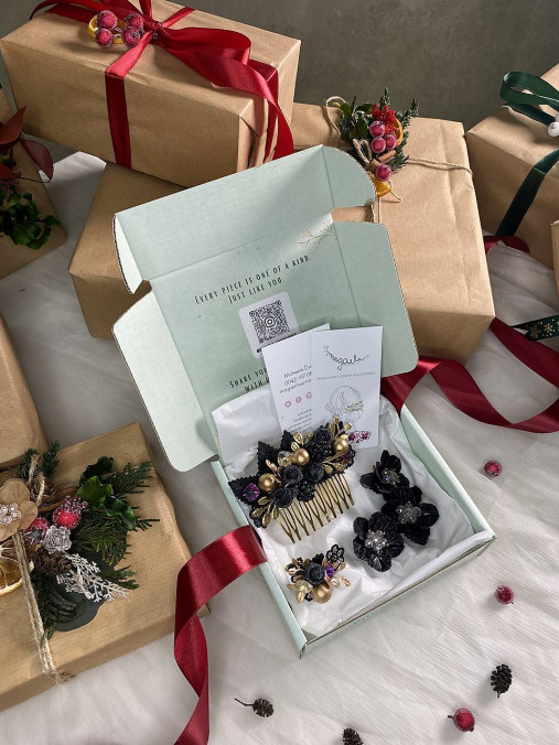 Darčekový box "noc s chuťou černíc" - hrebienok, prstienok a klipy na topánky