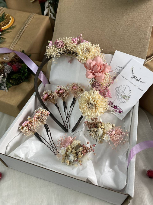 Darčekový box "sladká romanca " -  čelenka, náušnice a set vláseniek