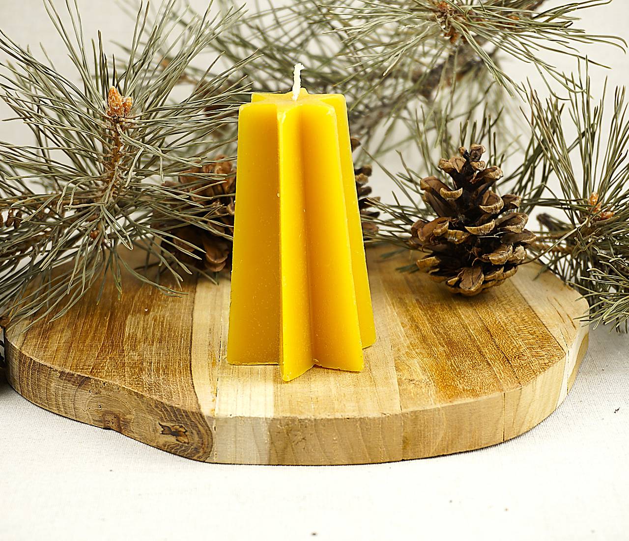 Vianočný Stromček - sviečka z včelieho vosku