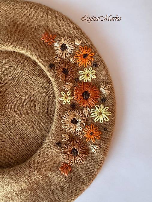 Čiapky, čelenky, klobúky - Baretka s výšivkou - 17948329_