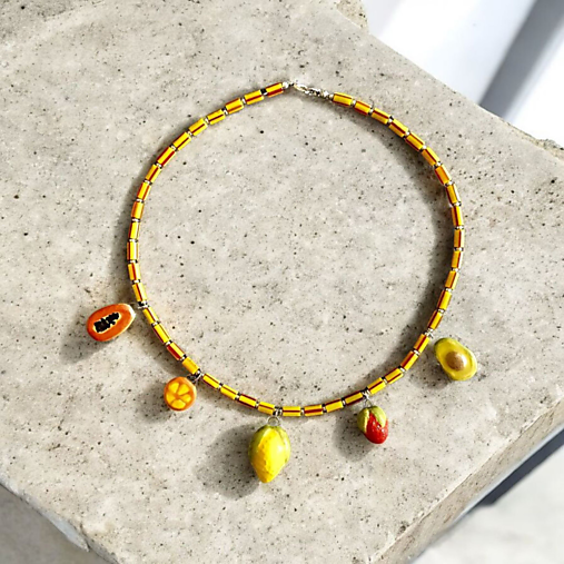 Náhrdelníky - Náhrdelník s keramickými príveskami - 17946913_