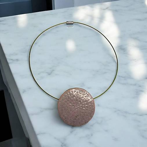 Náhrdelníky - Keramický náhrdelník (ružový) - 17947264_