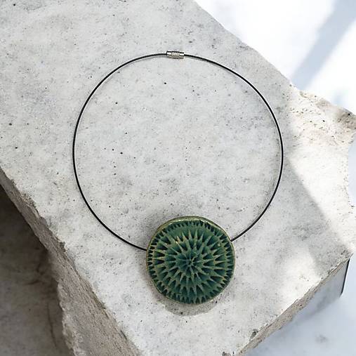 Náhrdelníky - Keramický náhrdelník (zelený II) - 17947307_