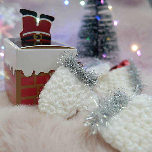 Vianočné ozdoby - rukavičky háčkované so striebornou